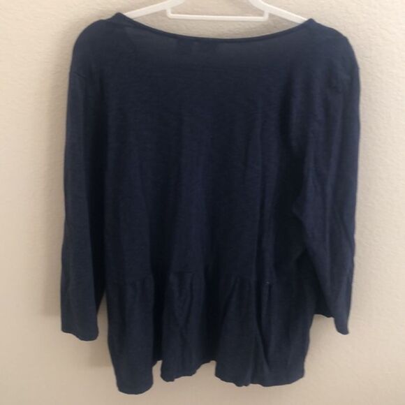 Lucy & Laurel Scoop Neck Top - Picture 3 of 3